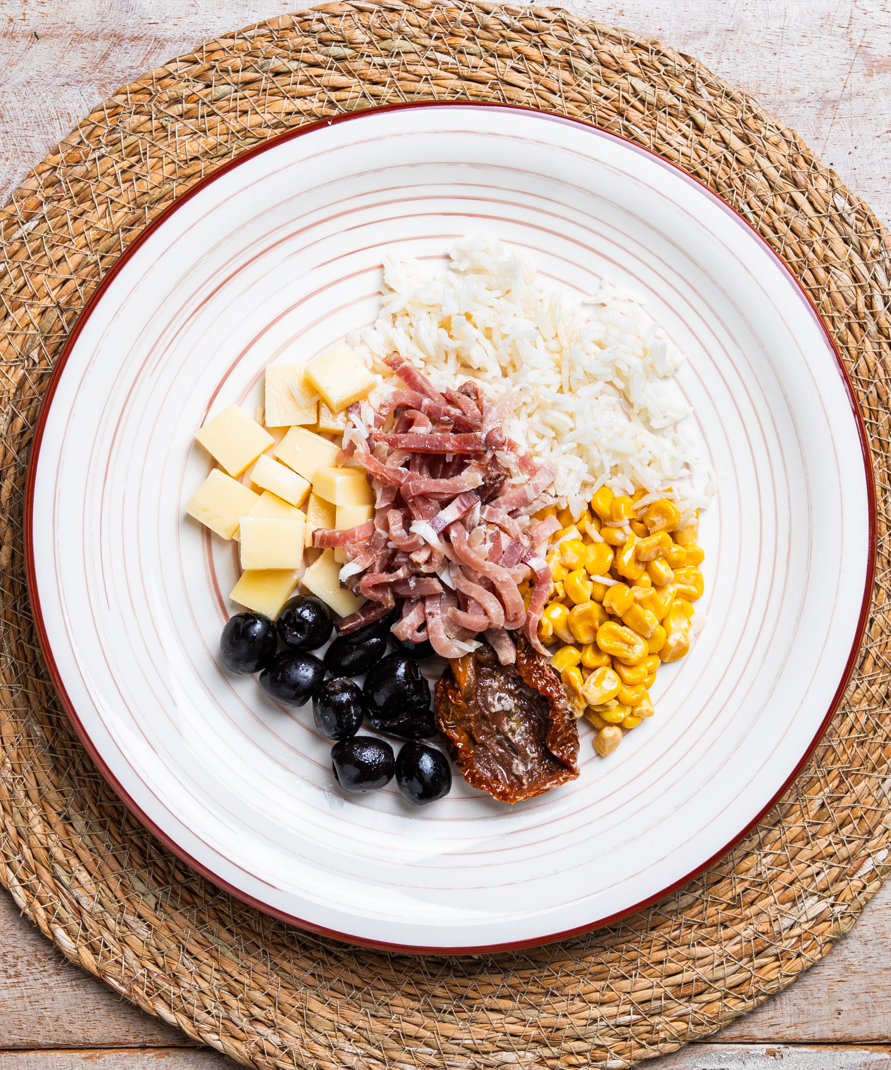 Basmati Pokè: Riso Basmati con Speck, Edamer, Pomodoro, Mais e Olive