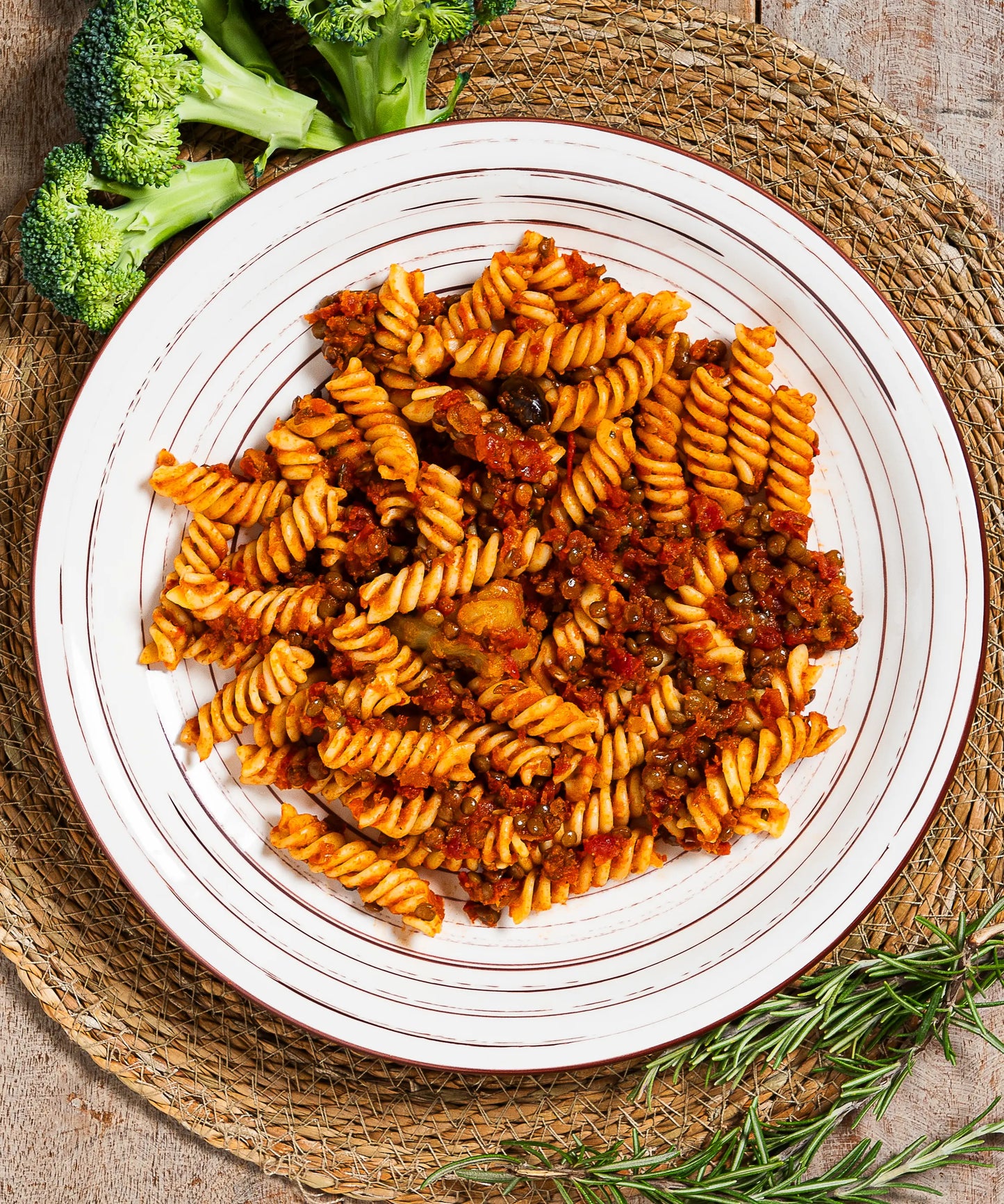 Fusilli al Ragù di Lenticchie con Olive Taggiasche