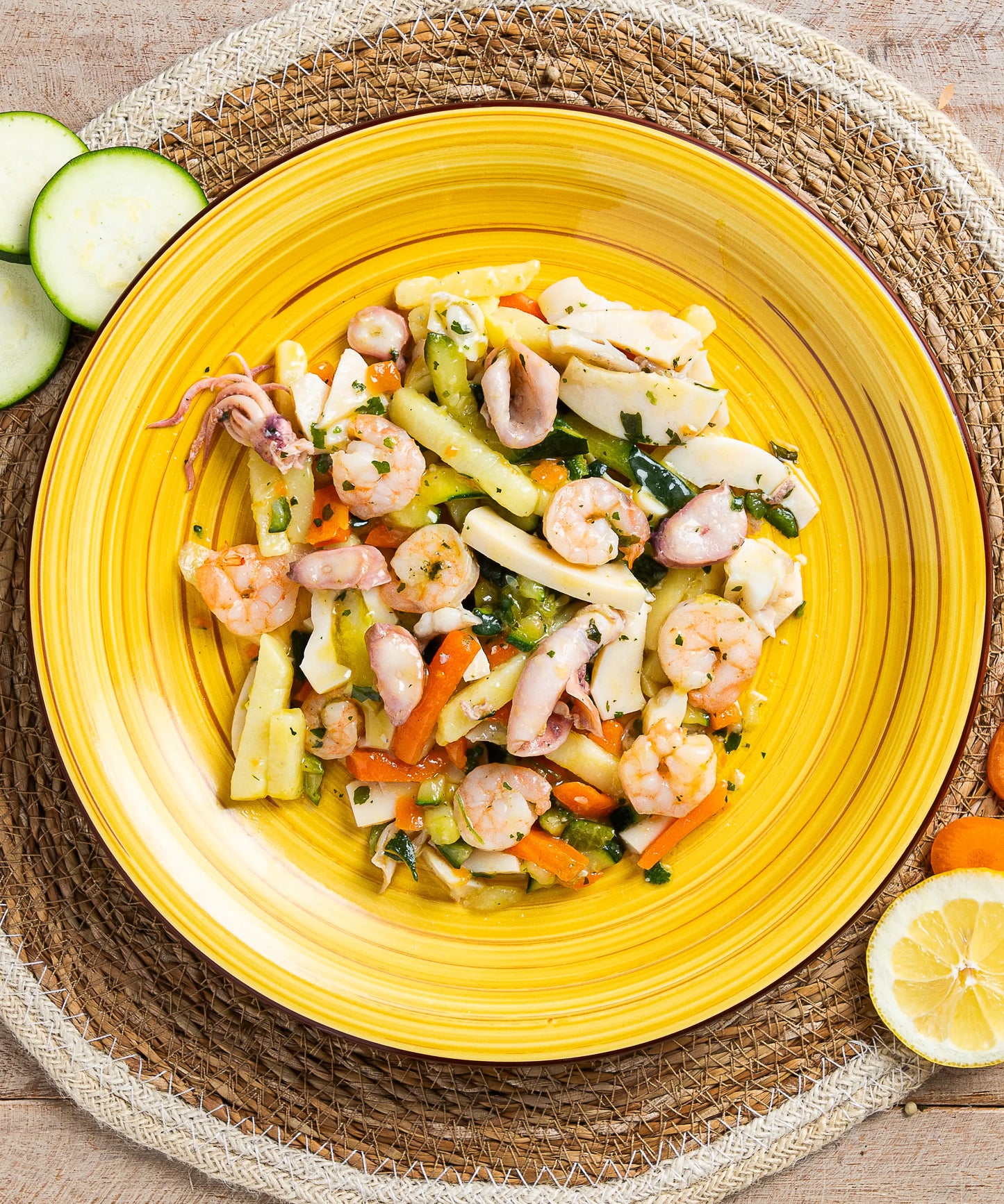 Insalata di Mare con Verdure Julienne
