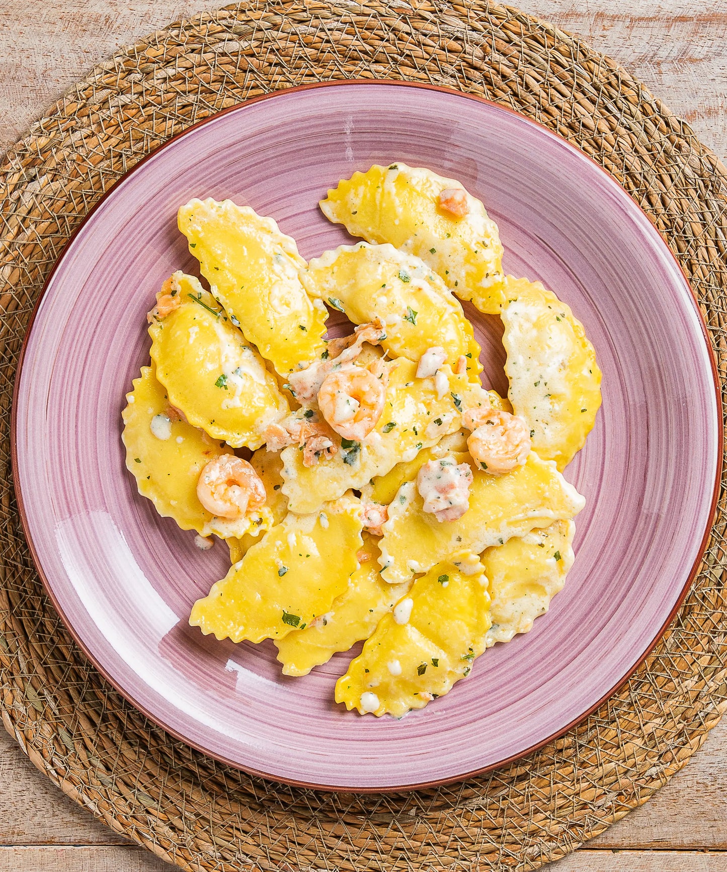 Mezze Lune con Gamberi e Salmone