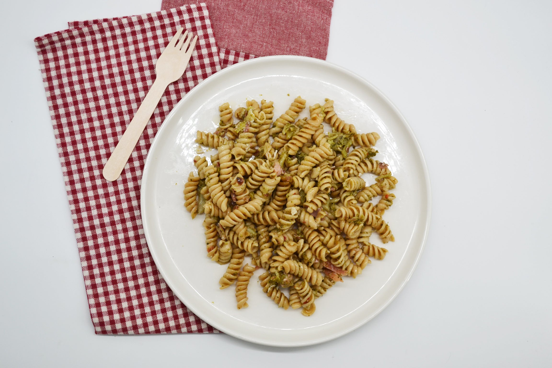 Fusilli integrali broccoli e speck