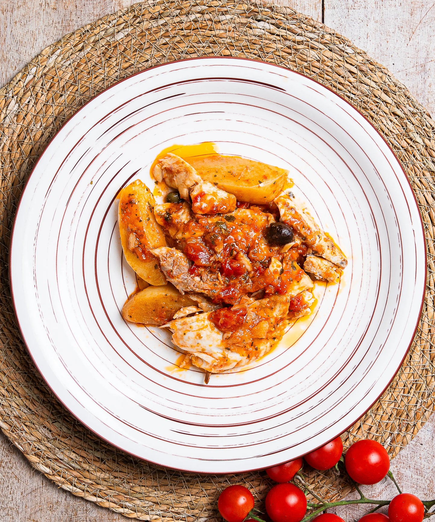 Filetto di Pesce in Umido alla Ligure con Olive Taggiasche, Pomodoro e Patate