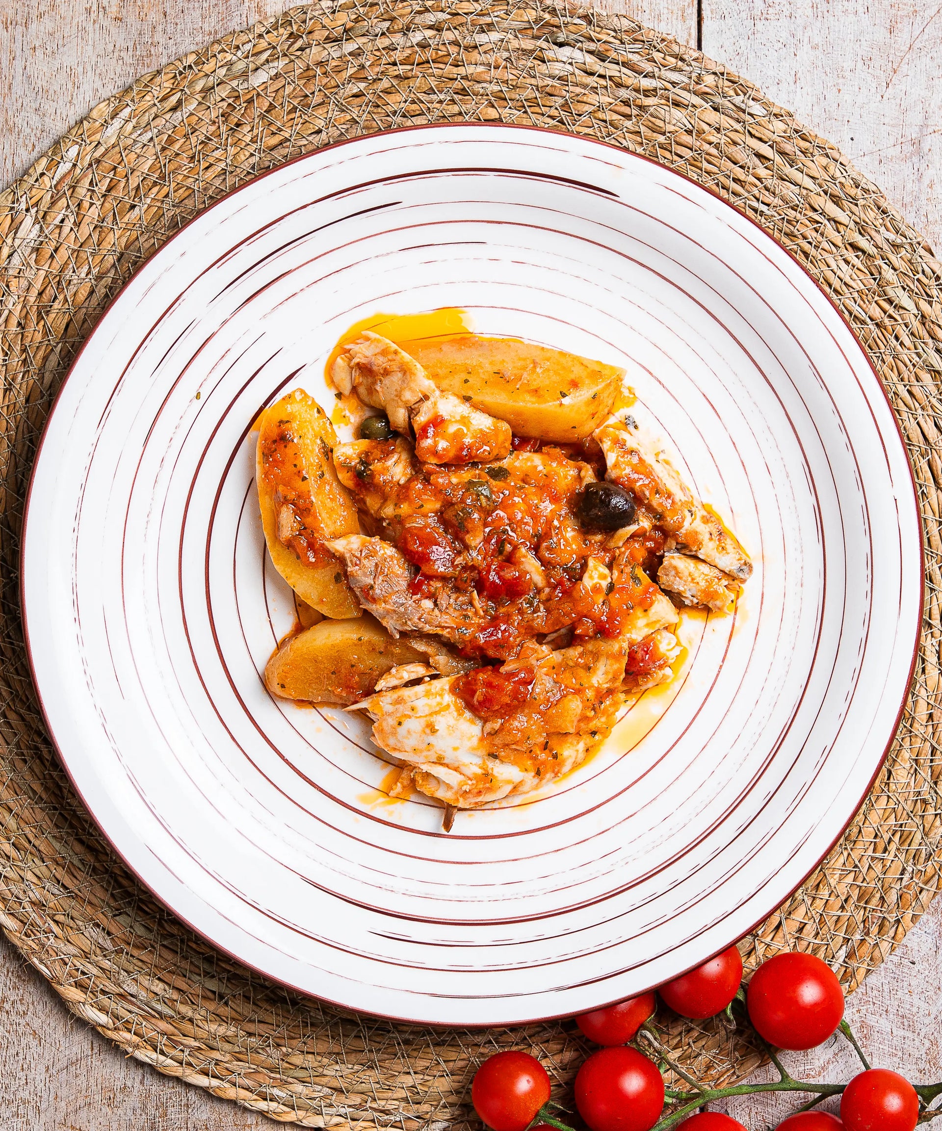 Filetto di Pesce in Umido alla Ligure con Olive Taggiasche Pomodoro e Patate - pasto