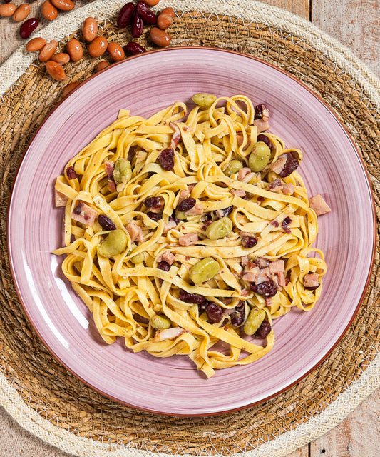 Tagliatelle con Legumi Prosciutto Cotto e Pancetta (Copy) - pasto