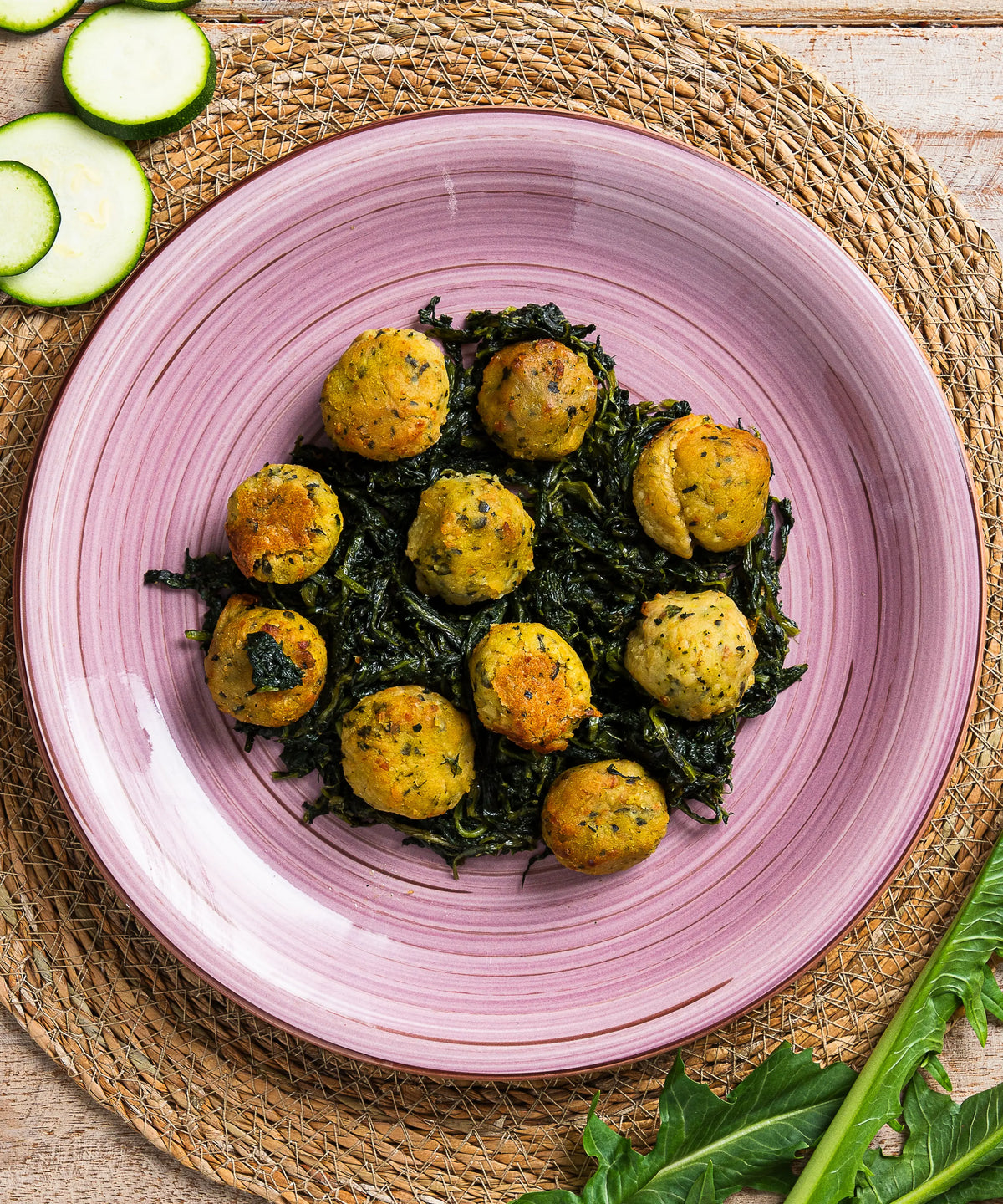 Polpette di Ceci e Zucchine con Cicoria Saltata - pasto